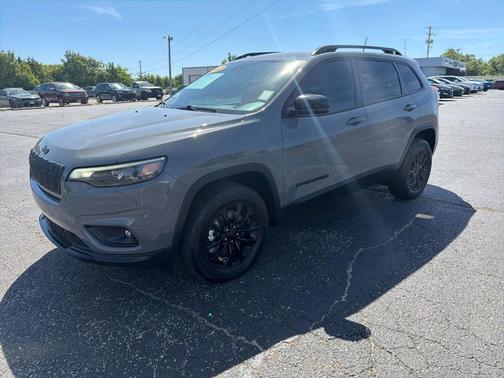 2023 Jeep Cherokee Altitude Lux