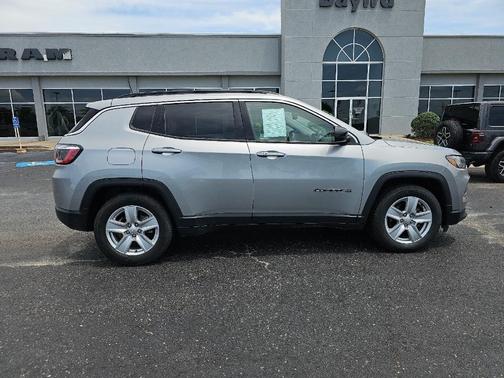 Silver 2022 Jeep Compass Latitude
