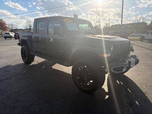 2023 Jeep Gladiator Sport