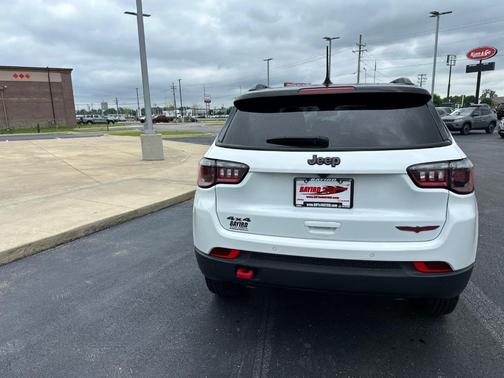 2024 Jeep Compass Trailhawk