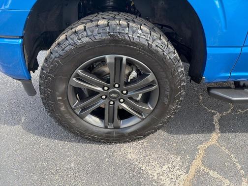 Blue 2021 Ford F-150 XLT