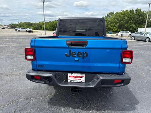 Hydro Blue Pearlcoat 2026 Jeep Gladiator Sport