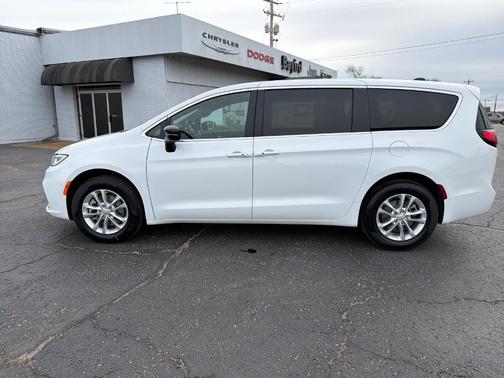 Bright White 2026 Chrysler Pacifica Select