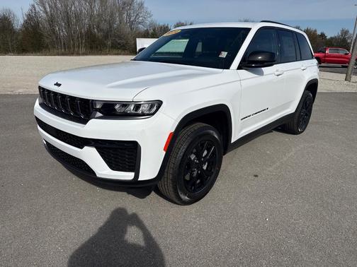 2026 Jeep Grand Cherokee Laredo