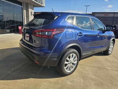 2022 Nissan Rogue Sport S
