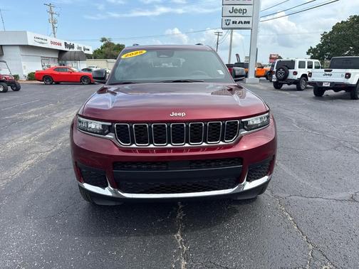 2025 Jeep Grand Cherokee L Laredo