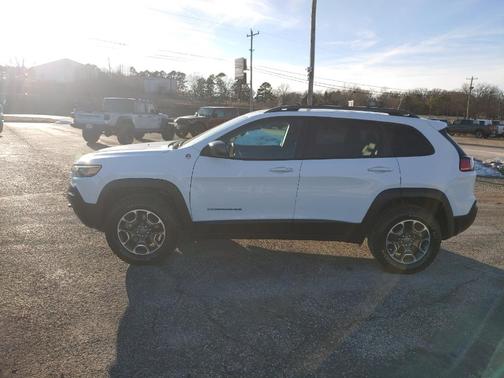 2020 Jeep Cherokee Trailhawk