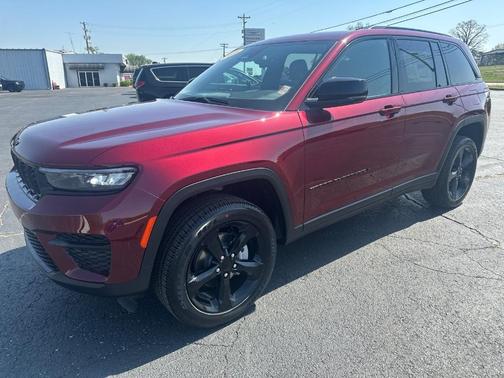 2025 Jeep Grand Cherokee Laredo