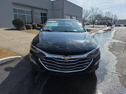 Black 2024 Chevrolet Malibu LT