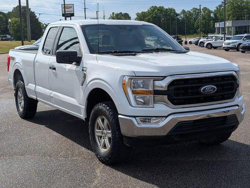 Oxford White 2022 Ford F-150 XLT