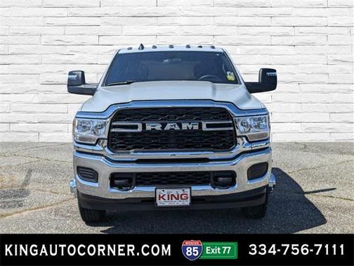 2024 RAM 3500 Tradesman Crew Cab 4x4 8' Box