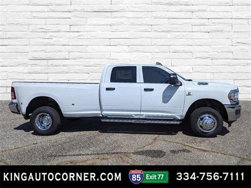2024 RAM 3500 Tradesman Crew Cab 4x4 8' Box
