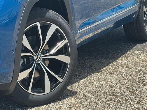 2025 Volkswagen Atlas Cross Sport 2.0T SEL Premium