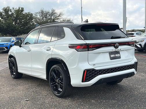 2026 Volkswagen Tiguan 2.0T SE R-Line Black