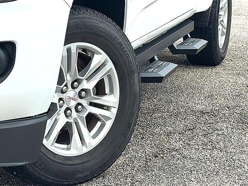 Summit White 2019 GMC Canyon SLE
