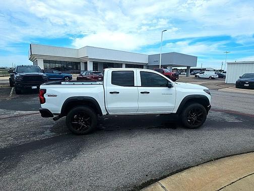 Summit White 2025 Chevrolet Colorado Trail Boss