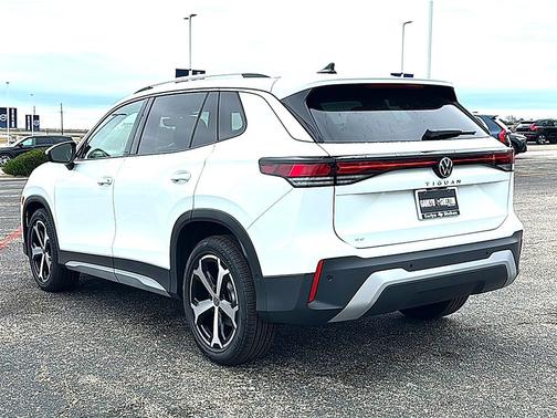2026 Volkswagen Tiguan 2.0T SE