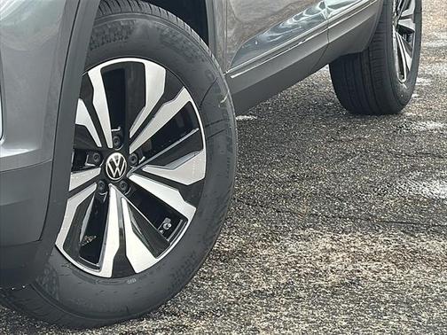 2025 Volkswagen Atlas 2.0T SE