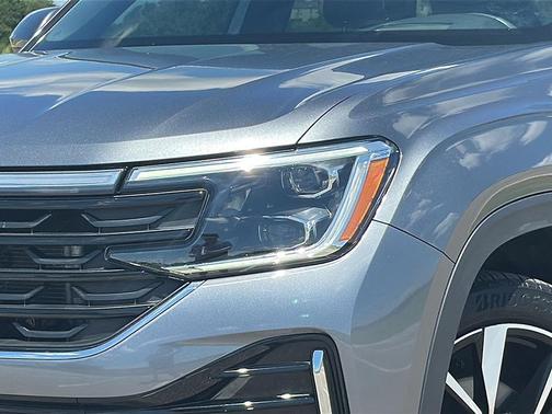 2024 Volkswagen Atlas Cross Sport 2.0T SEL Premium