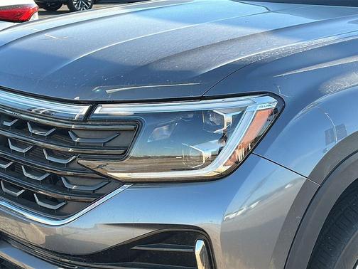 2024 Volkswagen Atlas Cross Sport 2.0T SEL Premium