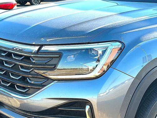 2024 Volkswagen Atlas Cross Sport 2.0T SEL Premium