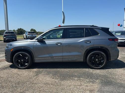 2025 Volkswagen Tiguan 2.0T SE R-Line Black