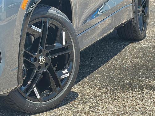 2025 Volkswagen Tiguan 2.0T SE R-Line Black