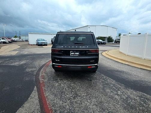 Diamond Black Crystal Pearlcoat 2022 Jeep Wagoneer Series I 4x2