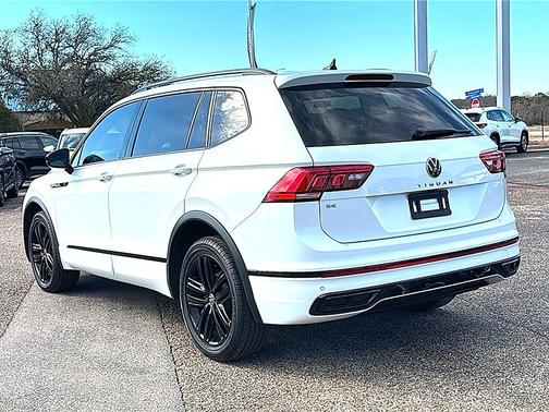 2022 Volkswagen Tiguan 2.0T SE R-Line Black