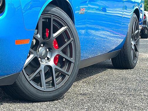 B5 Blue Pearlcoat 2018 Dodge Challenger R/T