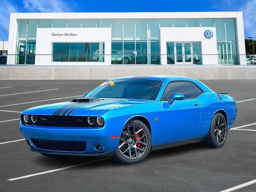 B5 Blue Pearlcoat 2018 Dodge Challenger R/T