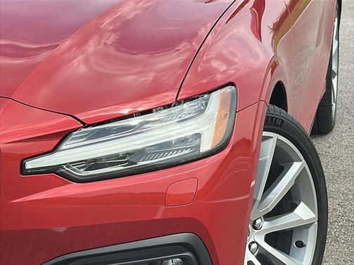 2020 Volvo S60 T5 Momentum