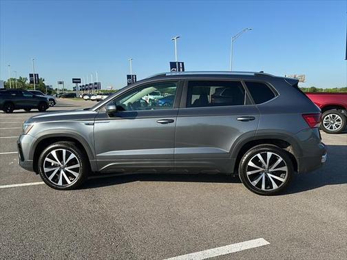 2024 Volkswagen Taos SE