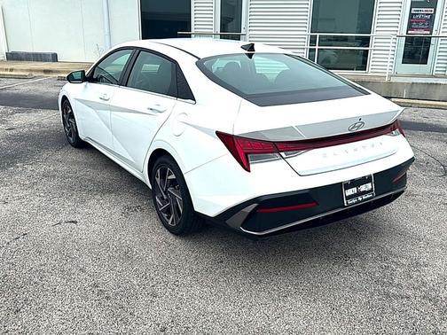 Serenity White 2025 Hyundai ELANTRA SEL