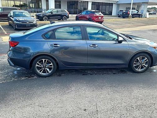 gray 2024 Kia Forte LXS