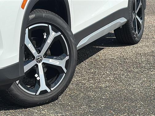 2025 Volkswagen Tiguan 2.0T SE