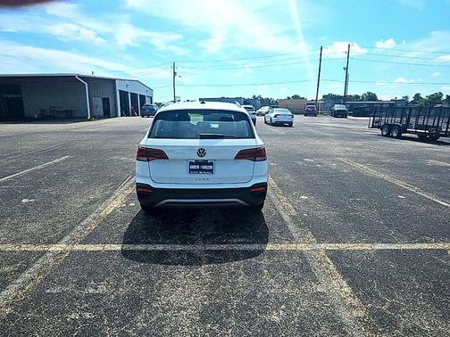 Bright White Clearcoat 2023 Volkswagen Taos 1.5T S
