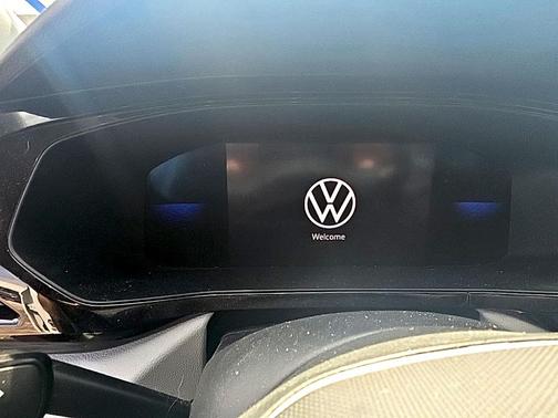 Bright White Clearcoat 2023 Volkswagen Taos 1.5T S