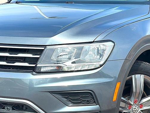 Platinum Gray Metallic 2021 Volkswagen Tiguan 2.0T SEL