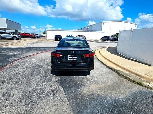 Super Black 2025 Nissan Altima SV FWD