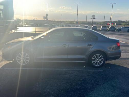 Moonrock Silver Metallic 2015 Volkswagen Jetta 1.8T SE