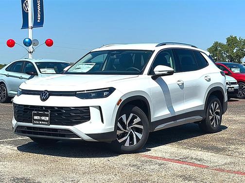 Pure White 2025 Volkswagen Tiguan 2.0T S