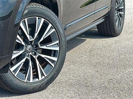 Onyx Black Metallic 2022 Volvo XC90 T5 Momentum