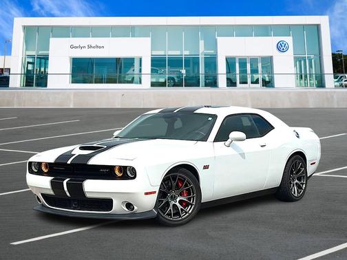 Bright White Clearcoat 2016 Dodge Challenger SRT 392