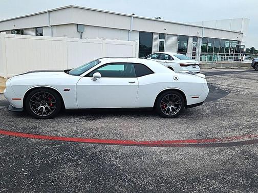 Bright White Clearcoat 2016 Dodge Challenger SRT 392