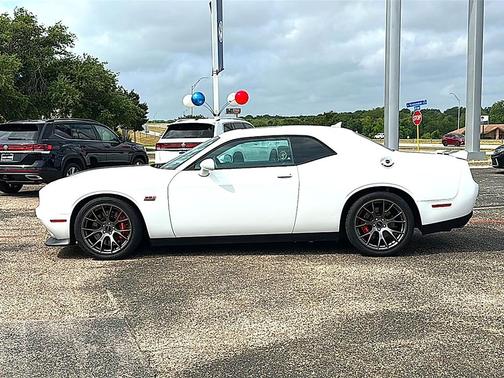 Bright White Clearcoat 2016 Dodge Challenger SRT 392