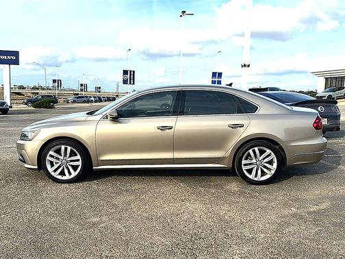 2017 Volkswagen Passat 1.8T SEL Premium