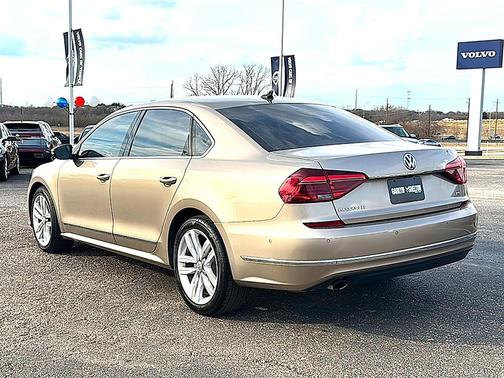 2017 Volkswagen Passat 1.8T SEL Premium