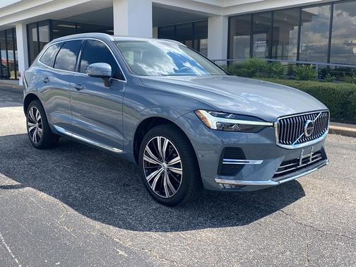 2023 Volvo XC60 B5 Plus Bright Theme