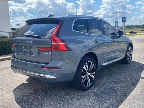 2023 Volvo XC60 B5 Plus Bright Theme
